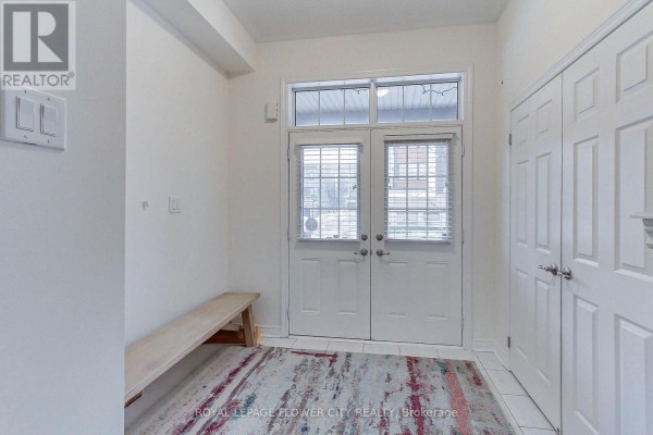 101 Huguenot Road, Oakville, ON, photo 2