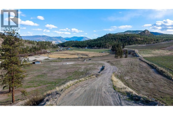 101 Hwy 3a Highway, Kaleden, BC V0H1K0 Photo 3