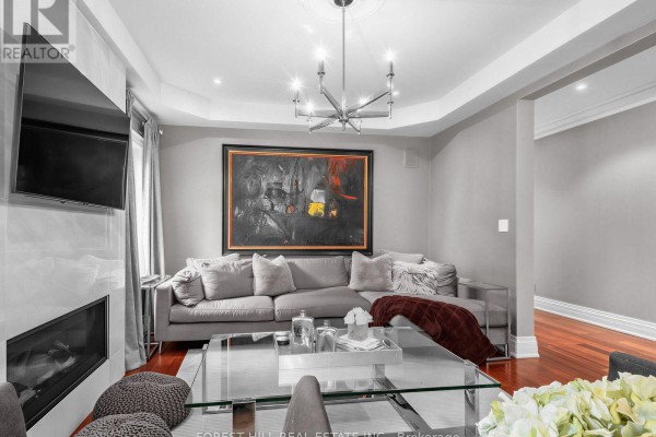Family room - 101 King High Avenue, Toronto, ON M3H3B3 Photo 5