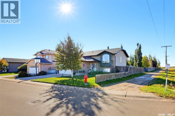 Kitchen - 101 Lakeridge Drive, Warman, SK S0K0A1 Photo 2
