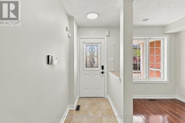 Family room - 101 Livingston Road, Milton, ON L9T6J7 Photo 3