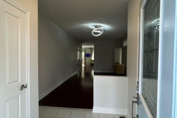 Family room - 101 Madison Heights Boulevard, Markham, ON L6C2E3 Photo 4
