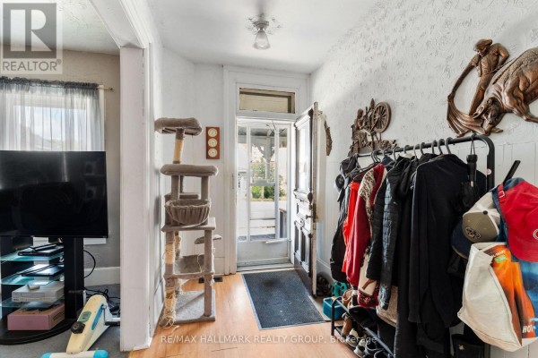 101 Pearl Street W, Brockville, ON K6V4C3 Photo 5