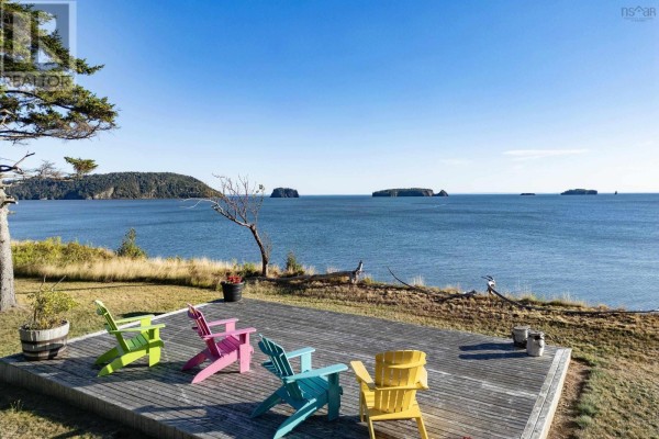 Dining nook - 101 Phillip Fulmore Road, Lower Five Islands, NS B0M1N0 Photo 3
