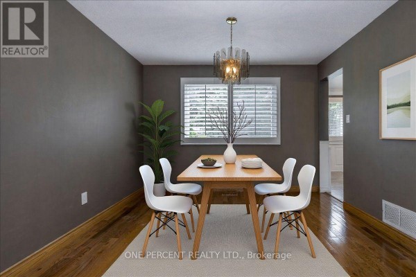 Dining room - 101 Toll Road, East Gwillimbury, ON L9N1G7 Photo 4