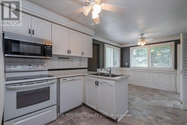 Laundry room - 101 Toll Road, East Gwillimbury, ON L9N1G7 Photo 5
