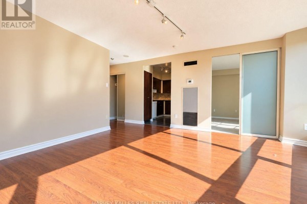 1010 - 1055 Bay Street, Toronto, ON M5S3A3 Photo 5