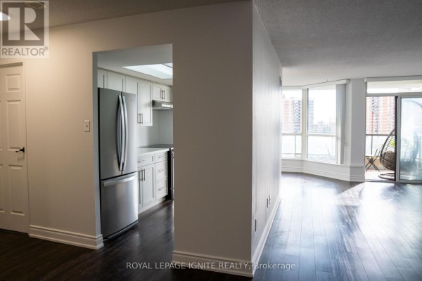 1010 - 5 Rowntree Road, Toronto, ON M9V5G9 Photo 4