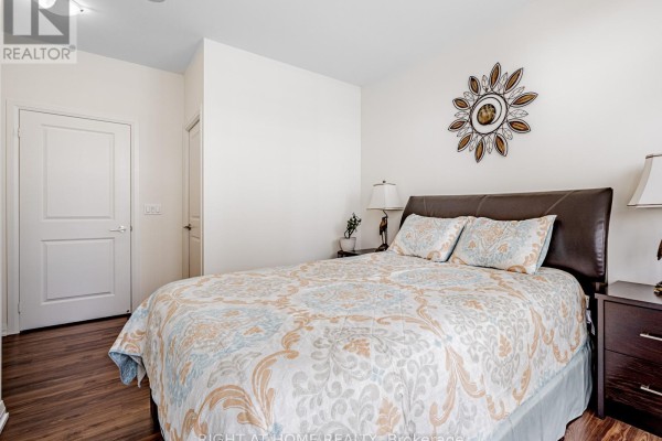 Primary Bedroom - 1010 - 65 Oneida Crescent, Richmond Hill, ON L4B0G9 Photo 4