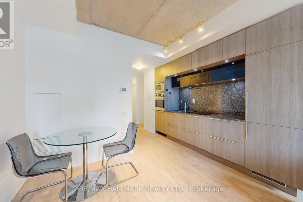 1010 - 88 Blue Jays Way, Toronto, ON M5V2G3 Photo 5
