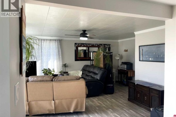 10106 99 Street, High Level, AB, photo 3