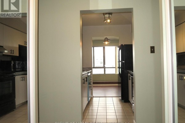 Kitchen - 1011 - 570 Proudfoot Lane, London North, ON N6H4Z1 Photo 3