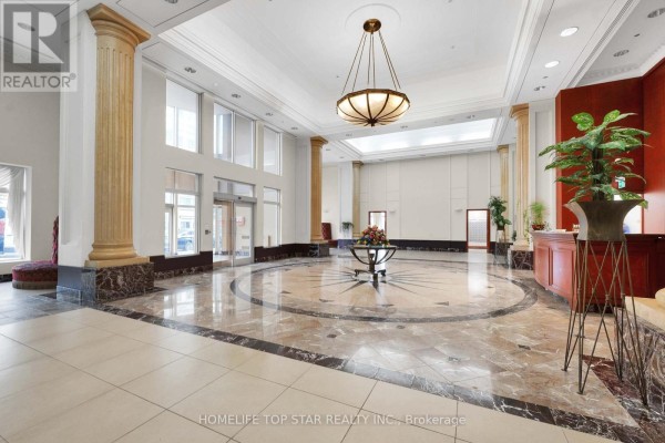 1011 - 8 Lee Centre Drive, Toronto, ON, photo 3