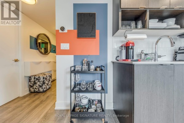 Living room - 1011 - 89 Mcgill Street, Toronto, ON M5B1H5 Photo 2
