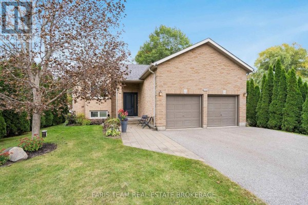 Residential for sale at 1011 Ferrier Avenue, Innisfil, ON - MLS® Xq490v