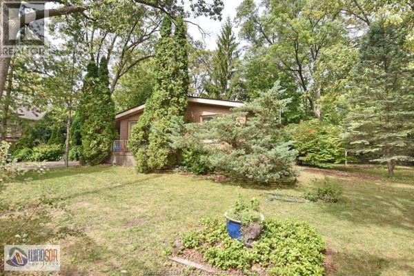 Laundry room - 1011 Laurier, Lasalle, ON N9J1N2 Photo 2