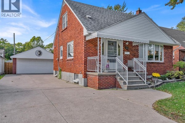 Laundry room - 1011 Parkview, Windsor, ON N8S2X6 Photo 5