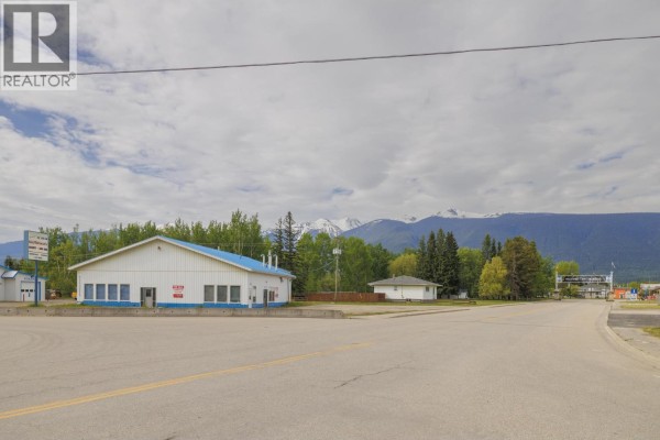 1011 Se Frontage Road, Mcbride, BC V0J2E0 Photo 4