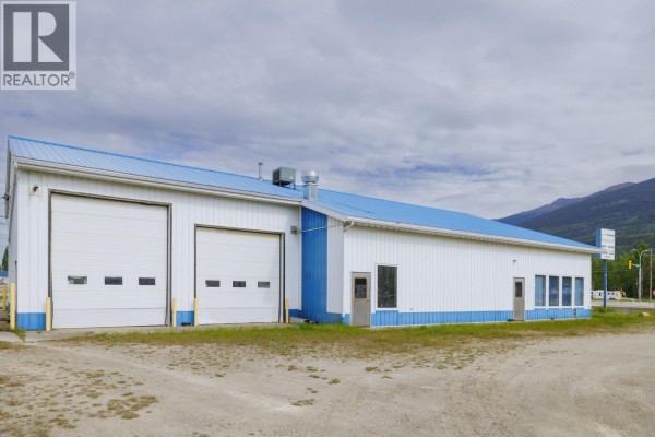 1011 Se Frontage Road, Mcbride, BC V0J2E0 Photo 5