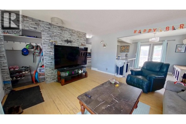 Bedroom 3 - 10116 110 Avenue, Fort St  John, BC V1J2T2 Photo 5