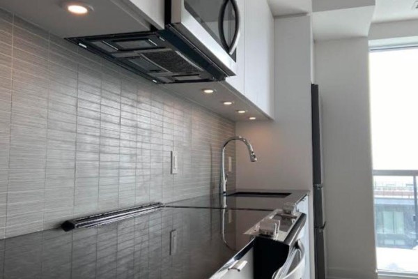1012 - 100 Eagle Rock Way, Vaughan, ON L6A5B9 Photo 3