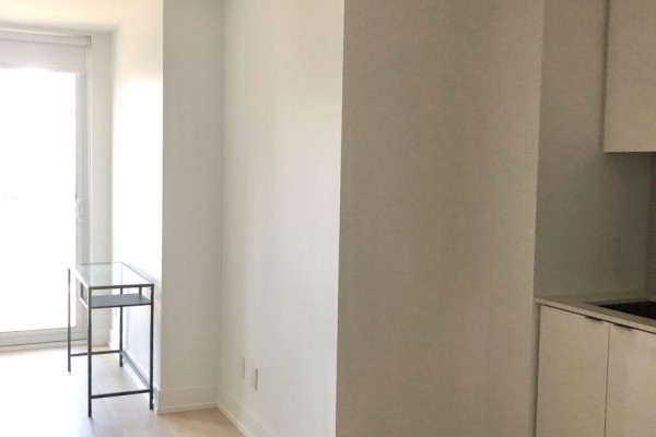 Kitchen - 1012 - 7 Grenville Street, Toronto, ON M4Y1A1 Photo 3