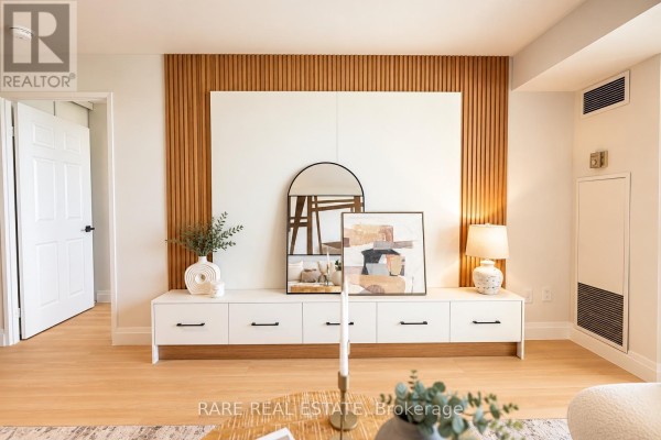 1012 - 7300 Yonge Street, Vaughan, ON L4J7Y5 Photo 4