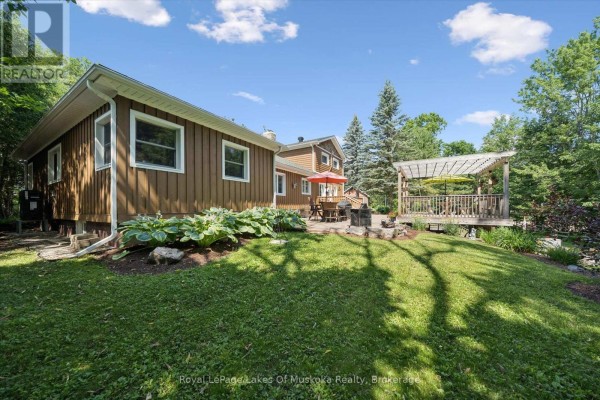 Bedroom - 1012 Grey Street, Muskoka Lakes, ON P0C1A0 Photo 2