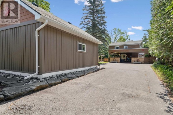 Bedroom - 1012 Grey Street, Muskoka Lakes, ON P0C1A0 Photo 3