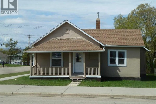10120 102 Avenue, Lac La Biche, AB T0A2C0 Photo 2