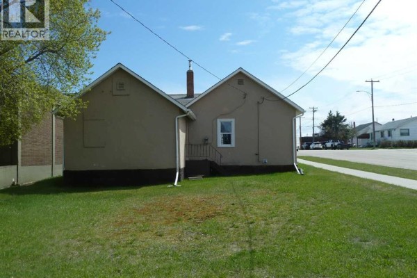 10120 102 Avenue, Lac La Biche, AB T0A2C0 Photo 3