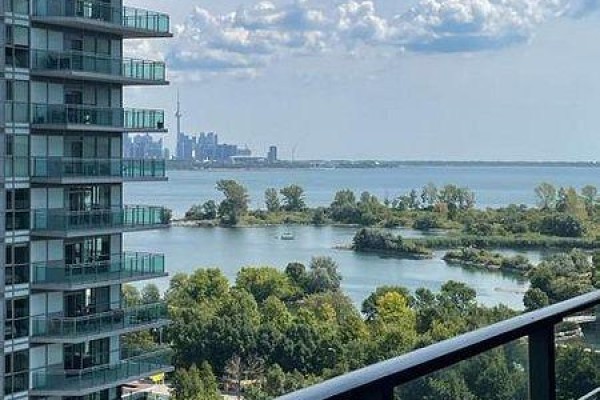 1013 - 30 Shore Breeze Drive, Toronto, ON M8V1A1 Photo 2