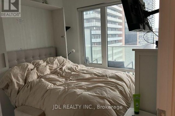 1013 - 501 Yonge Street, Toronto, ON M4Y0G8 Photo 5
