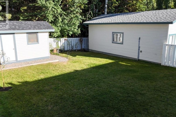 Living room - 1013 61 Street, Edson, AB T7E1Y1 Photo 5