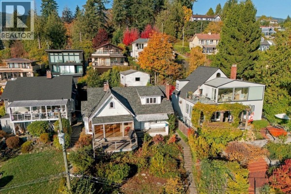 1013 Duchess Avenue, West Vancouver, BC V7T1G8 Photo 3