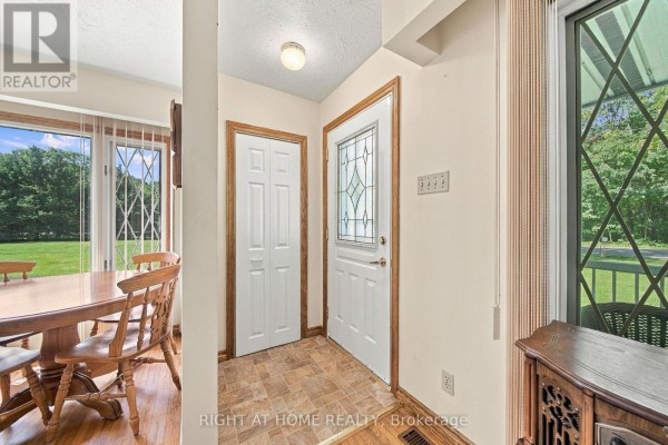 Bedroom 3 - 1013 Tay Point Road, Penetanguishene, ON L9M2C6 Photo 3