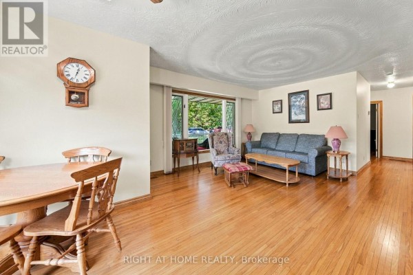 Family room - 1013 Tay Point Road, Penetanguishene, ON L9M2C6 Photo 5