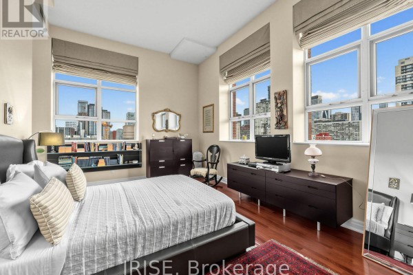 1014 - 155 Dalhousie Street, Toronto, ON M5B2P7 Photo 4