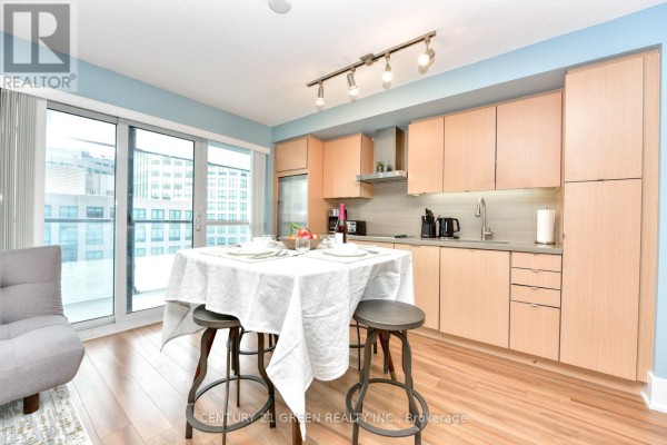 1014 - 300 Front Street W, Toronto, ON, photo 2
