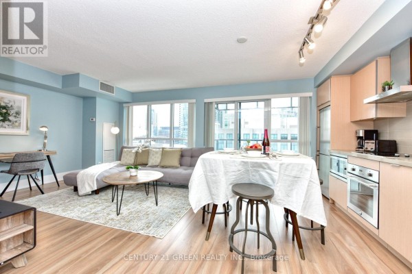 1014 - 300 Front Street W, Toronto, ON M5V0E9 Photo 5