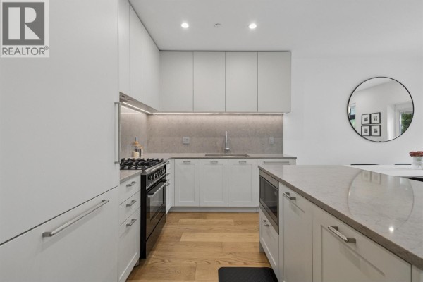 1014 E 16th Avenue, Vancouver, BC V5T2W1 Photo 2