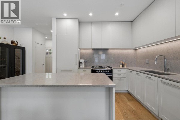 1014 E 16th Avenue, Vancouver, BC V5T2W1 Photo 5