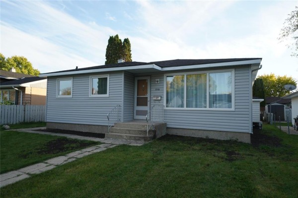 Eat in kitchen - 1014 Fleming Avenue, Winnipeg, MB R2K1V8 Photo 2