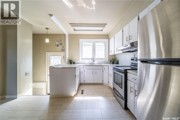 4pc Bathroom - 1014 Hopkins Crescent, Moose Jaw, SK S6H3E7 Photo 5