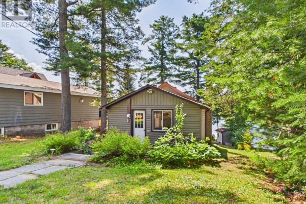 Living room - 1014 Kelly Road, Lake Of Bays, ON P0B1A0 Photo 2