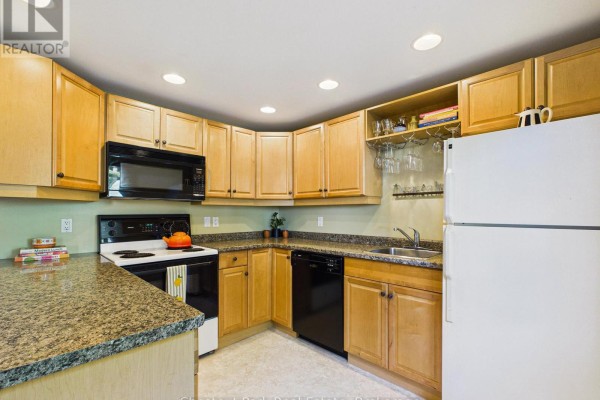 Kitchen - 1014 Kelly Road, Lake Of Bays, ON P0B1A0 Photo 4