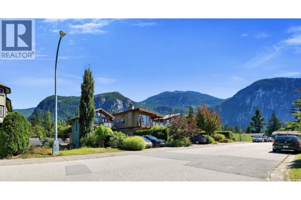 1014 Pennylane Place, Squamish, BC V8B0B5 Photo 4
