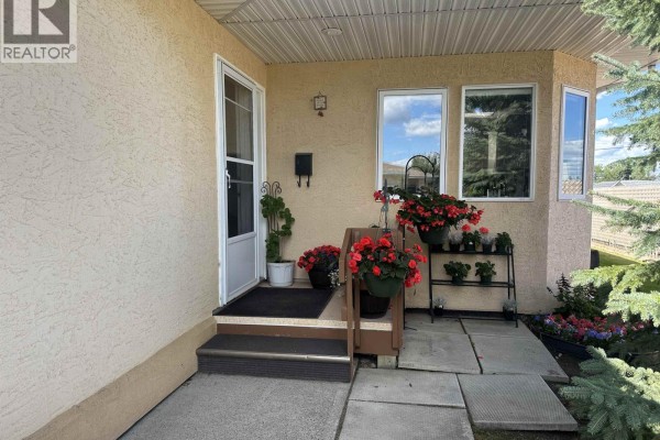 10140 108 Avenue, Fort St  John, BC, photo 2
