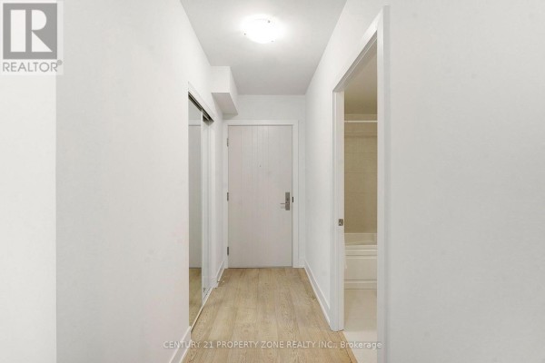 1015 - 2550 Simcoe Street N, Oshawa, ON L1L0R5 Photo 4