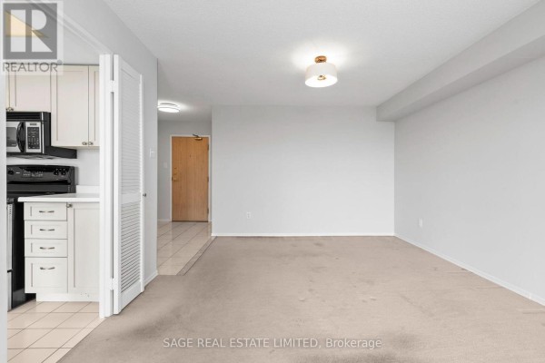 Primary Bedroom - 1015 - 30 Harding Boulevard W, Richmond Hill, ON L4C9M3 Photo 5